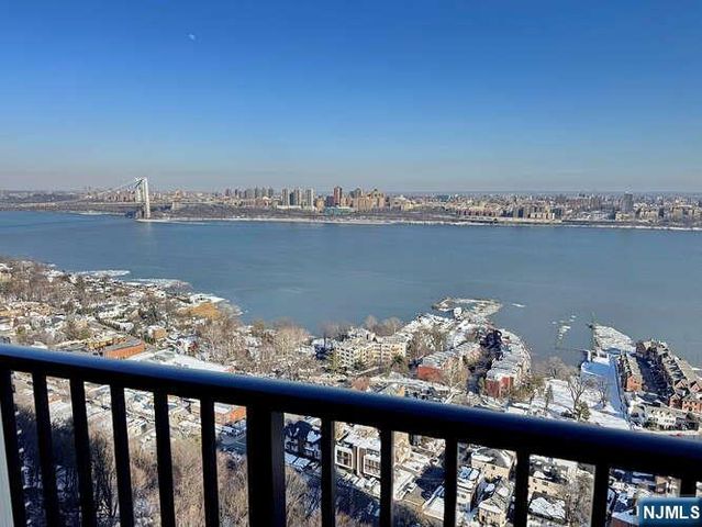 6 Horizon Road 2107, Fort Lee, NJ 07024