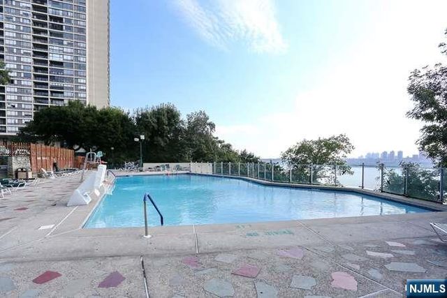 6 Horizon Road 2107, Fort Lee, NJ 07024