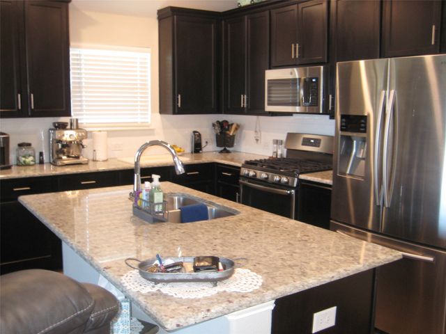 2 Grouse Run, Sanger, TX 76266