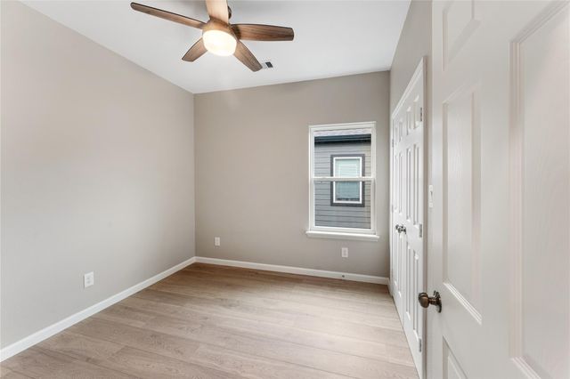 4902 Rue Street B, Houston, TX 77033