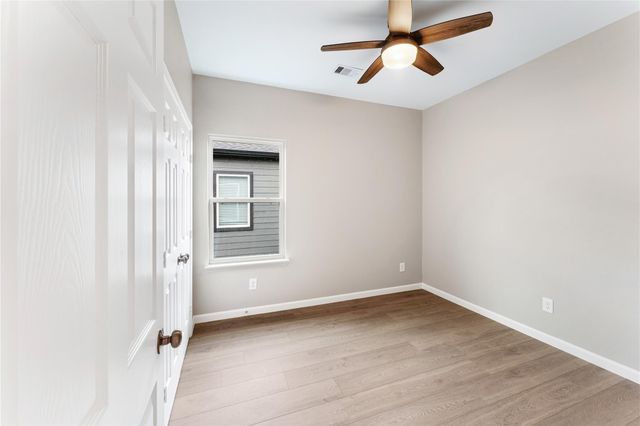 4902 Rue Street B, Houston, TX 77033