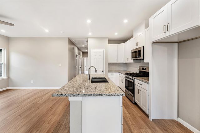 4902 Rue Street B, Houston, TX 77033