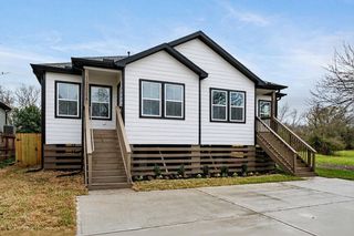 4902 Rue Street B, Houston, TX 77033