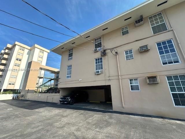 1400 S Douglas Rd 17, Coral Gables, FL 33134