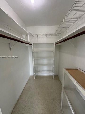 1400 S Douglas Rd 17, Coral Gables, FL 33134