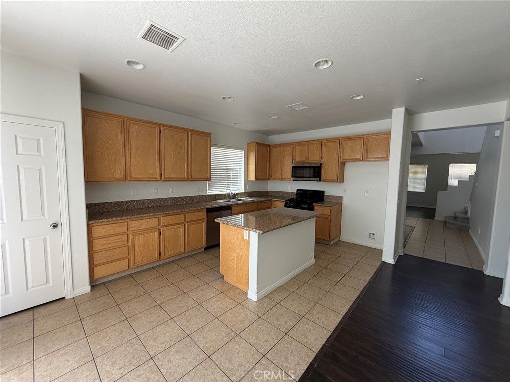 Image 14 of property listing at 3102 San Luis Drive, Lancaster, CA 93535