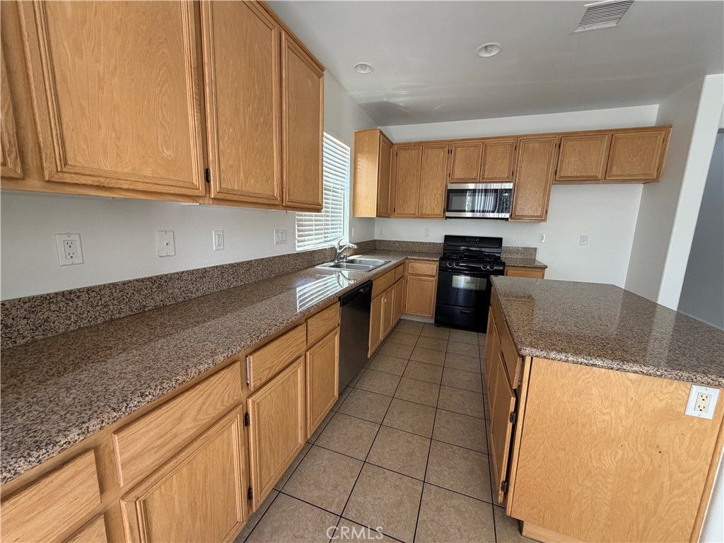 Image 15 of property listing at 3102 San Luis Drive, Lancaster, CA 93535