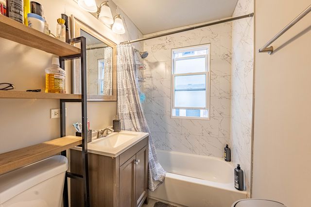 3938 W 66th Place, Chicago, IL 60629