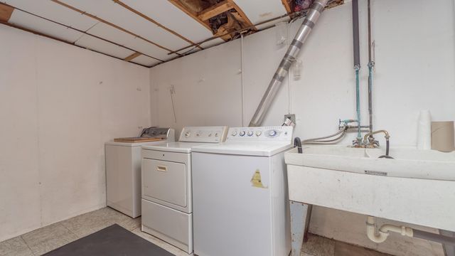 9441 S State Line Road, Dyer, IN 46311