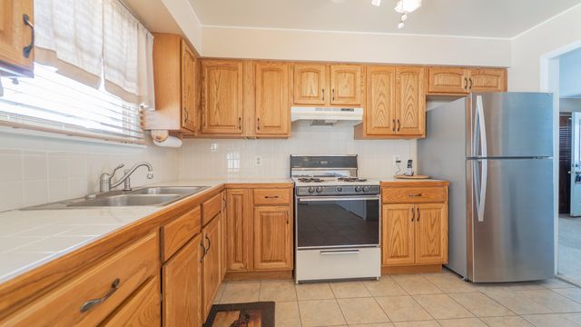 9441 S State Line Road, Dyer, IN 46311