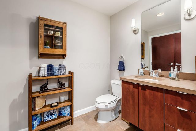 845 N High Street, 404, Columbus, OH 43215