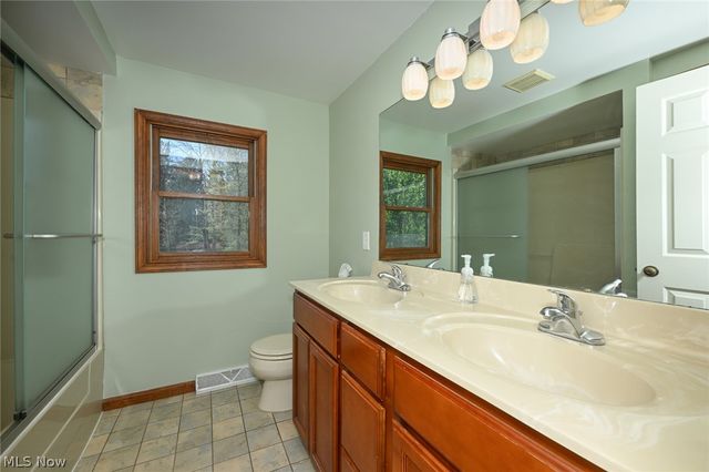 11040 Brookview Drive, Brecksville, OH 44141