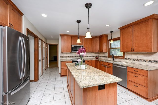 11040 Brookview Drive, Brecksville, OH 44141