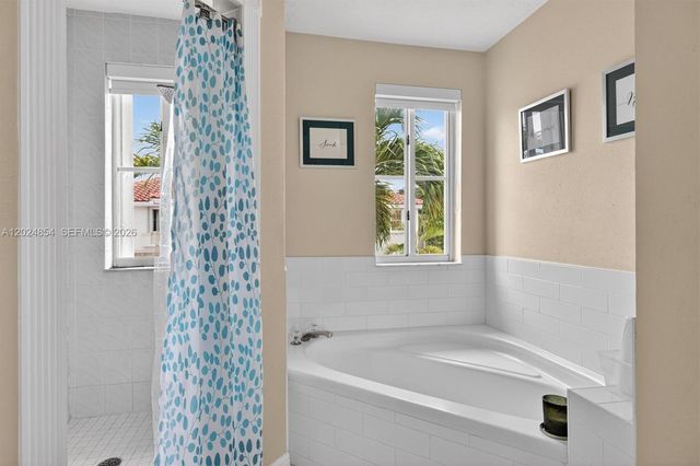 14930 SW 104th St 27, Miami, FL 33196