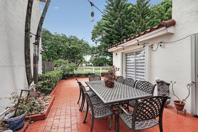 14930 SW 104th St 27, Miami, FL 33196
