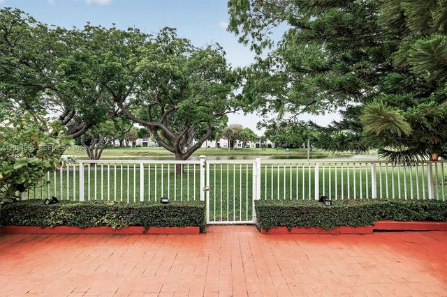 14930 SW 104th St 27, Miami, FL 33196