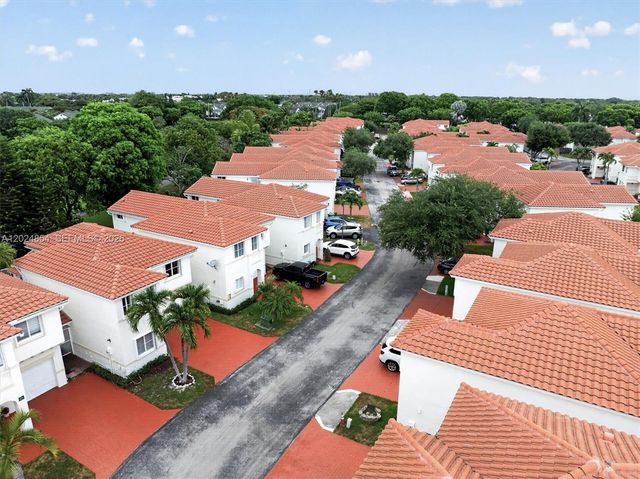 14930 SW 104th St 27, Miami, FL 33196