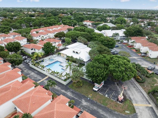 14930 SW 104th St 27, Miami, FL 33196