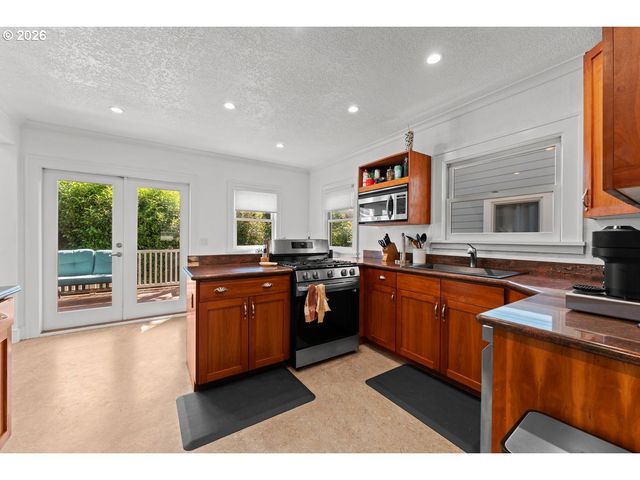2608 Ne 7TH Ave, Portland, OR 97212
