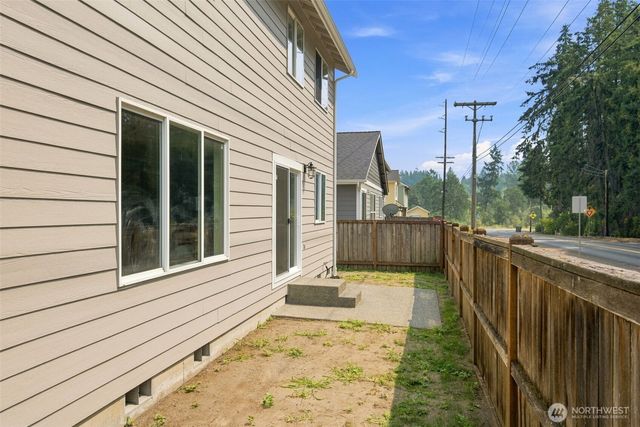 16508 39th Avenue E, Tacoma, WA 98446