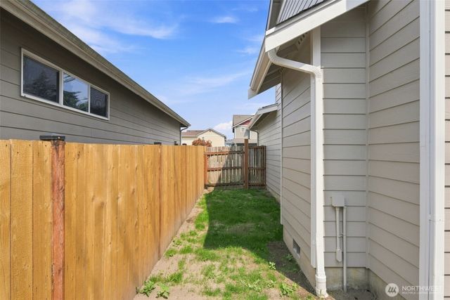 16508 39th Avenue E, Tacoma, WA 98446