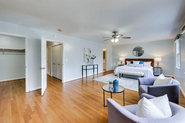 4736 MASSACHUSETTS AVE NW, Washington, DC 20016