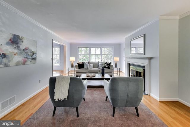 4736 MASSACHUSETTS AVE NW, Washington, DC 20016