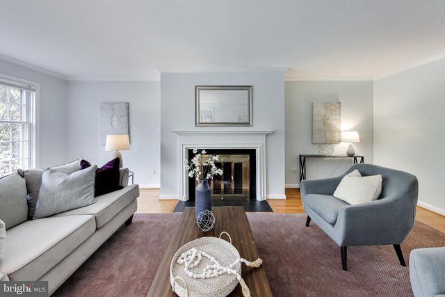 4736 MASSACHUSETTS AVE NW, Washington, DC 20016