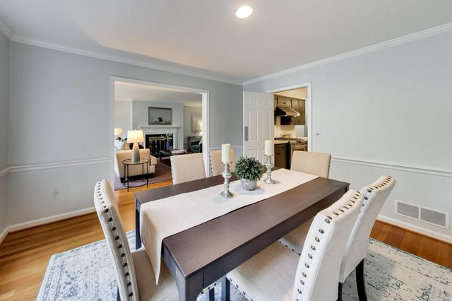 4736 MASSACHUSETTS AVE NW, Washington, DC 20016