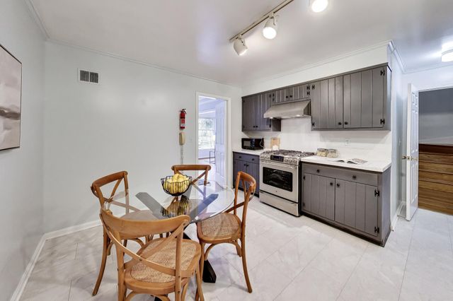 4736 MASSACHUSETTS AVE NW, Washington, DC 20016