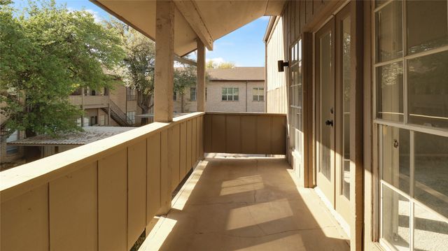 10437 High Hollows Drive 219, Dallas, TX 75230