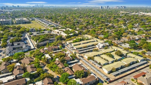 10437 High Hollows Drive 219, Dallas, TX 75230
