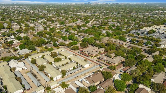 10437 High Hollows Drive 219, Dallas, TX 75230