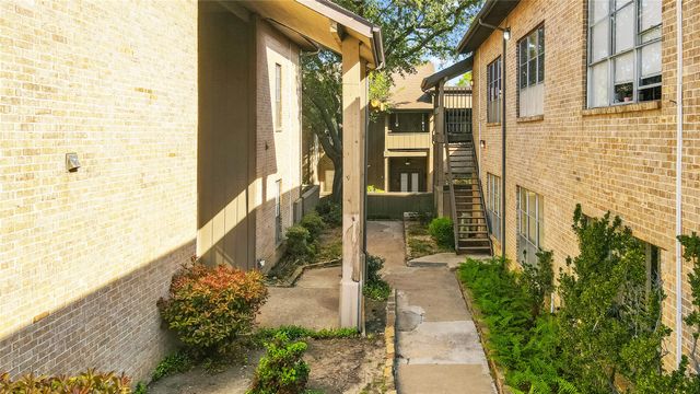10437 High Hollows Drive 219, Dallas, TX 75230