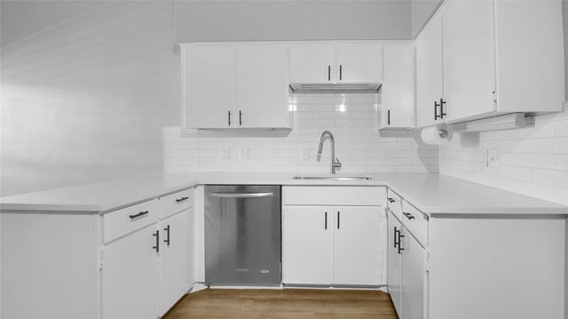 10437 High Hollows Drive 219, Dallas, TX 75230