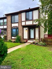 32 BOURBON CT, Baltimore, MD 21234
