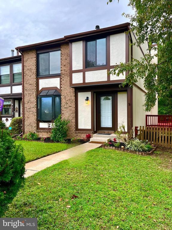 32 BOURBON CT, Baltimore, MD 21234