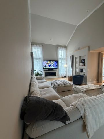 525 Senon Drive, Lemont, IL 60439