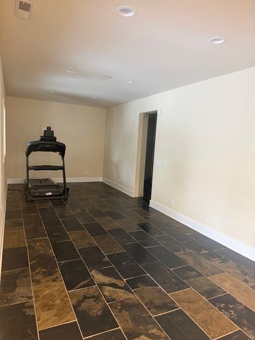 525 Senon Drive, Lemont, IL 60439