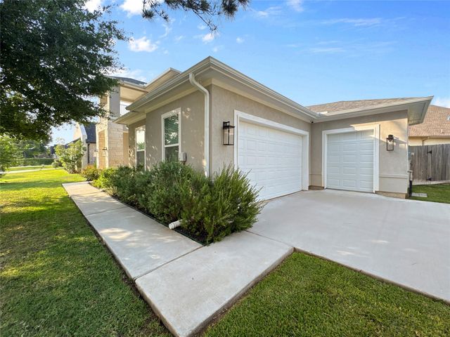 245 Bentwood Drive, Montgomery, TX 77356