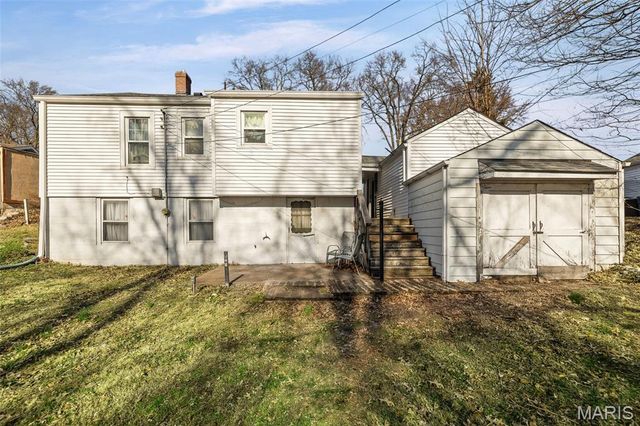 102 N 81st, Belleville, IL 62223