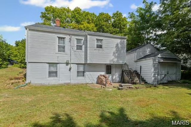 102 N 81st, Belleville, IL 62223