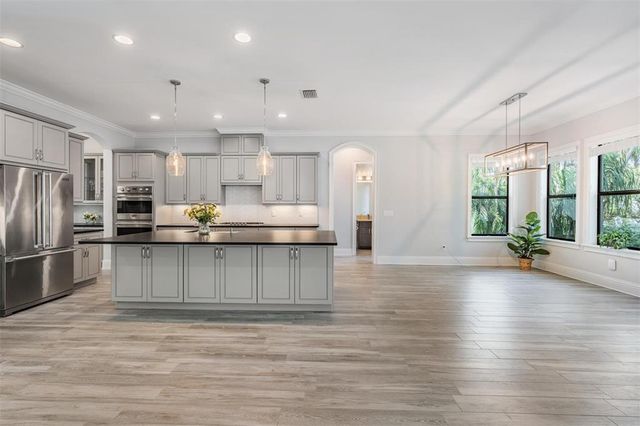 207 CHIPPEWA AVENUE, Tampa, FL 33606
