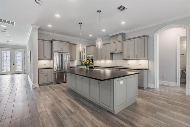 207 CHIPPEWA AVENUE, Tampa, FL 33606