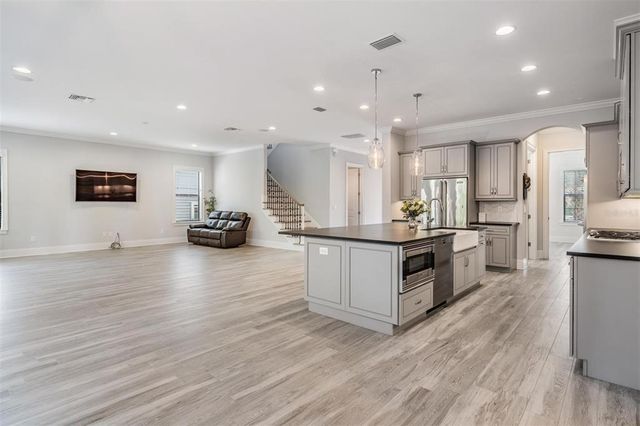 207 CHIPPEWA AVENUE, Tampa, FL 33606