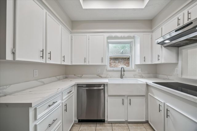 12239 Meadowhollow Drive, Meadows Place, TX 77477