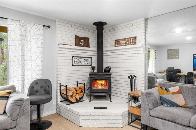 2587 Woodland Park Road, Grants Pass, OR 97527