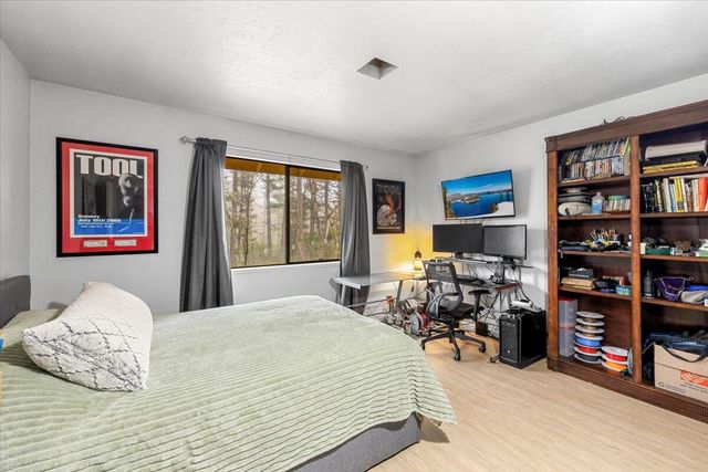 2587 Woodland Park Road, Grants Pass, OR 97527