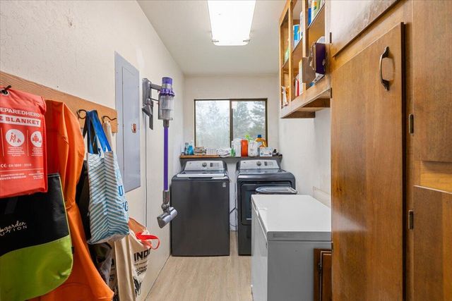 2587 Woodland Park Road, Grants Pass, OR 97527