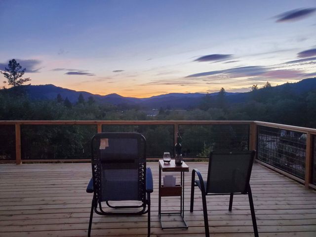 2587 Woodland Park Road, Grants Pass, OR 97527